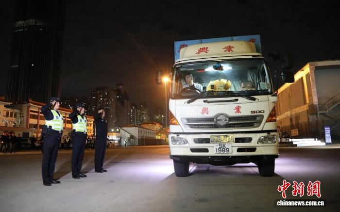 皇岗边检站：护航深港货运动脉 助力双城高效融合