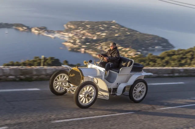 汽車文明的零號起點！ 1900 年 11 月 22 日，第一部「Mercedes