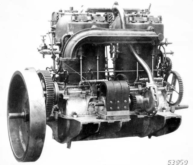 1900 年的 Mercedes 35 hp 发动机