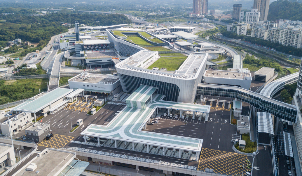 莲塘口岸新旅检大楼，粤港两地粤东重要枢纽地位