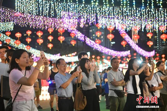 9月访港旅客约403万人次 同比升22%